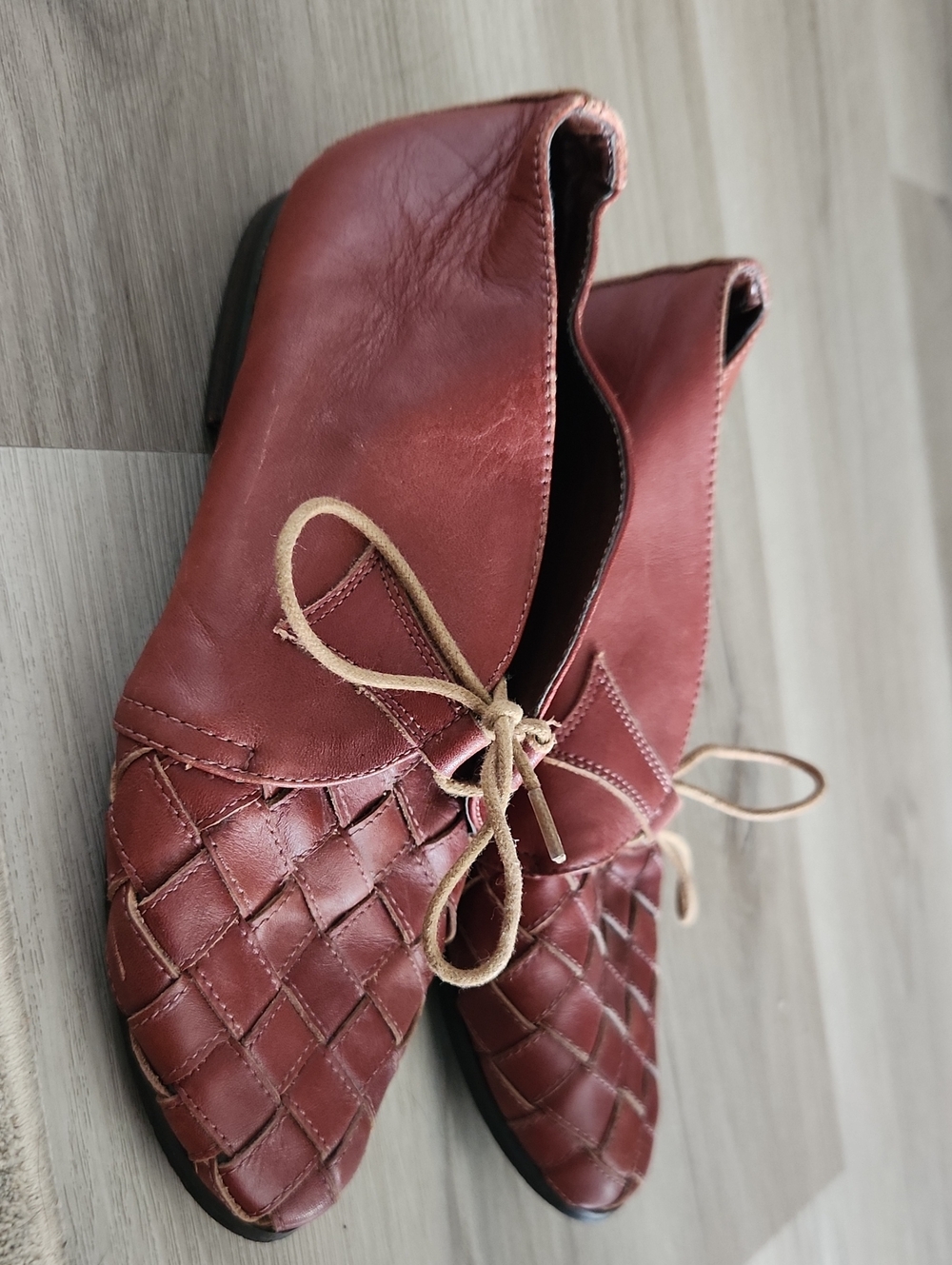 Urban Outffiters DEENA & OZZY Women’s Woven Leather Lace-Up Flats - Red Brown